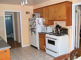 Spacious 3 BR, 1.5 BA Apartment in NW Evanston in Evanston, IL (Photo 2 of 4)