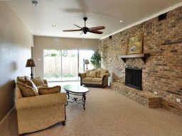 Spacious 4 Bedroom with  Beautiful Fireplace in Dallas, TX (Photo 2 of 8)