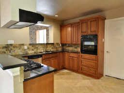 Spacious 4 Bedroom with  Beautiful Fireplace in Dallas, TX (Photo 5 of 8)