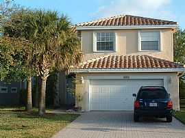 Magnificent 4 Bedroom Home in Gated Community. in Coral Springs, FL