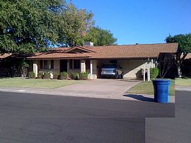 Beautiful 3 Bedroom Home with Pool and Yard in Tempe, AZ