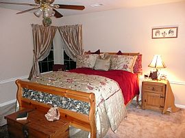 Gorgeous 4 Bedroom Home in Great School District - Pet Friendly in Missouri City, TX (Photo 10 of 11)