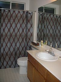 Wonderful 3 Bedroom Home - 10 Minutes From UC Davis in Dixon, CA (Photo 2 of 4)