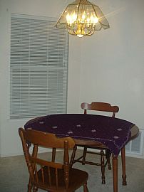 Wonderful 3 Bedroom Home - 10 Minutes From UC Davis in Dixon, CA (Photo 4 of 4)