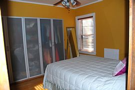 Vintage 2 Bedroom Condo near Awesome Rogers Park   in Chicago, IL (Photo 5 of 12)