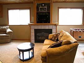 Cute 3 Bedroom Home Fenced Yard, Great Neighborhood in Saint Michael, MN (Photo 7 of 10)