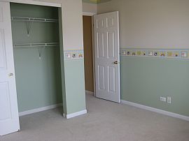 Cozy 2 Bedroom Townhouse with 2 Car Garage - Swimming and Tennis in Lindenhurst, IL (Photo 6 of 9)