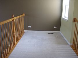 Cozy 2 Bedroom Townhouse with 2 Car Garage - Swimming and Tennis in Lindenhurst, IL (Photo 9 of 9)