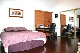 Beautiful 3 Bedroom Townhouse in Encino Village!!!  in Tarzana, CA (Photo 4 of 4)