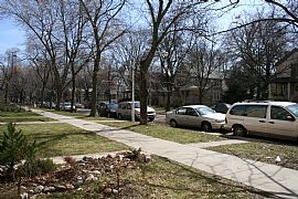 Spacious 3 Bedroom Condo with Full of Amenities   in Chicago, IL (Photo 11 of 12)