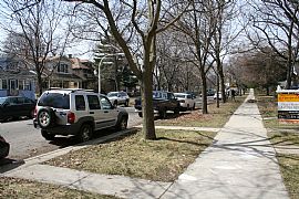 Spacious 3 Bedroom Condo with Full of Amenities   in Chicago, IL (Photo 12 of 12)