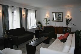 Spacious 3 Bedroom Condo with Full of Amenities   in Chicago, IL (Photo 2 of 12)