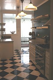 Spacious 3 Bedroom Condo with Full of Amenities   in Chicago, IL (Photo 3 of 12)