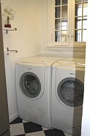 Spacious 3 Bedroom Condo with Full of Amenities   in Chicago, IL (Photo 7 of 12)