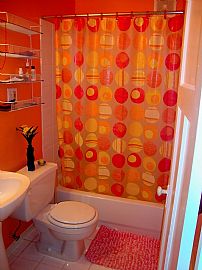 Beautifully Renovated 4 Bedroom Townhouse - Available May 1st! in Baltimore, MD (Photo 4 of 10)