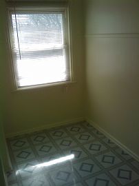 Nice 1 Bedroom Apartment with Hardwood Floors Throughout in Brooklyn, MD (Photo 4 of 8)