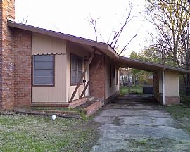 Great 3 Bedroom Home - Close to Campus in Commerce, TX