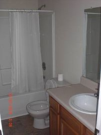 Attractive 2 Bedroom Townhouse with 1100 Sq. Ft. in Clarksville, TN (Photo 6 of 6)