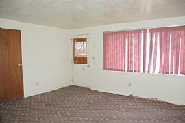Terrific 2 Bedroom Apartment in Side By Side Duplex in Chubbuck, ID (Photo 4 of 7)