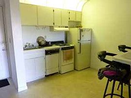 Charming 1 Bedroom with Assigned Parking in Saga Bay Gardens in Miami, FL (Photo 2 of 4)