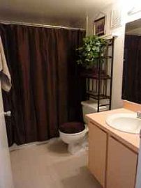 Charming 1 Bedroom with Assigned Parking in Saga Bay Gardens in Miami, FL (Photo 4 of 4)