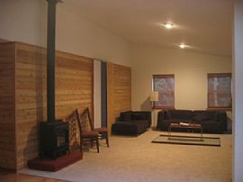 Ideal 3 Bedroom Cedar Home with Skylights and Vaulted Ceiling in Harstine, WA (Photo 2 of 4)