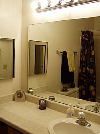 Very Well-Maintained 2 Bedroom Condo with Private Balcony in Madison, WI (Photo 4 of 9)