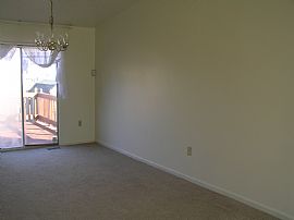 Immaculate 4 Bedroom Home near Andrews Air Force Base in Suitland, MD (Photo 3 of 12)