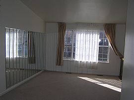 Immaculate 4 Bedroom Home near Andrews Air Force Base in Suitland, MD (Photo 7 of 12)