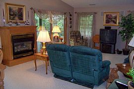 Beautiful 3 Bedroom Home with Gas Log Fireplace in Franklin, NC (Photo 2 of 7)