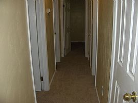 Great Townhouse for Rent in Virginia Beach, VA (Photo 2 of 8)