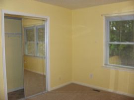 Great Townhouse for Rent in Virginia Beach, VA (Photo 5 of 8)