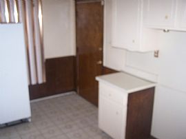 Great 2 Bedroom, Lower Level Home with Fireplace! April Move-In! in Detroit, MI (Photo 3 of 7)