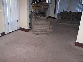 Great 2 Bedroom, Lower Level Home with Fireplace! April Move-In! in Detroit, MI (Photo 7 of 7)