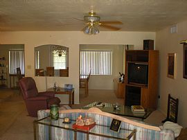 Fully Furnished 2 Bedroom Home in Sun City in Sun City, AZ (Photo 4 of 7)