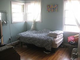 Beautiful 3 Bedroom Home with Fenced Yard in Decatur, GA (Photo 12 of 12)