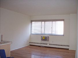 Nice 1 Bedroom Condo in Rittenhouse Square Area - Lots of Lights in Philadelphia, PA (Photo 4 of 12)