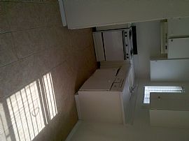 Big 1 BR, 1 BA Apartment with Section 8 Welcome in Glendale, CA (Photo 2 of 4)