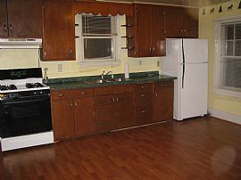 Fantastic 3 Bedroom Home with Large Fenced-In Yard in Saint Cloud, MN (Photo 5 of 8)