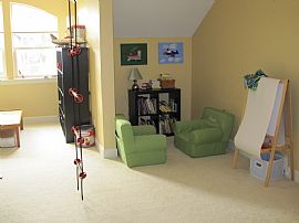 Spacious 3 Bedroom Executive Home with 3,307 Sq. Ft. in Cedar Mill, OR (Photo 6 of 9)