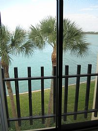 Fantastic 2 Bedroom Vacation Condo in Clearwater Beach in Clearwater Beach, FL (Photo 7 of 8)
