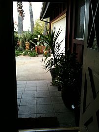 Cozy, Furnished 3 Bedroom Home - 2 TV's with Hookup Access in Fair Oaks, CA (Photo 3 of 12)