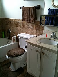 Cozy, Furnished 3 Bedroom Home - 2 TV's with Hookup Access in Fair Oaks, CA (Photo 5 of 12)