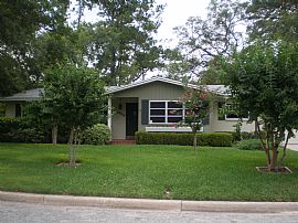 Wonderful Huge 4 Bedroom Home in NW Gainesville in Gainesville, FL