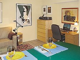 Furnished 2 Bedroom Condo on India Street in San Diego, CA (Photo 4 of 9)