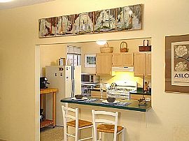 Furnished 2 Bedroom Condo on India Street in San Diego, CA (Photo 6 of 9)