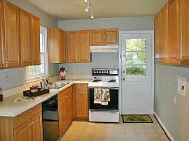 Charming 3 Bedroom Bungalow Home Near Downtown Smyrna in Smyrna, GA (Photo 2 of 7)