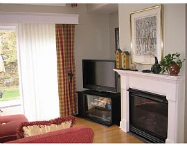 Luxurious 3 Bedroom Townhouse with First Floor Master Bedroom in Clinton, MA (Photo 5 of 12)