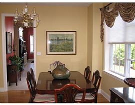 Luxurious 3 Bedroom Townhouse with First Floor Master Bedroom in Clinton, MA (Photo 7 of 12)