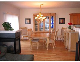 Stunning 2 Bedroom, End Unit Townhome with Beautiful Furnishings in Clinton, MA (Photo 5 of 12)